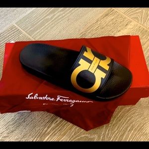 Salvatore ferragamo sandals unisex M-7  :  W-9